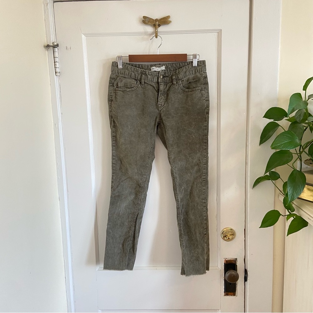 Free People Olive Green Cord Cropped Raw Hem Straight Jeans Size‎ 27